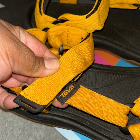 New Mustard color Tevas unisex men’s sz 8/womens sz 9.5 - Picture 13 of 15